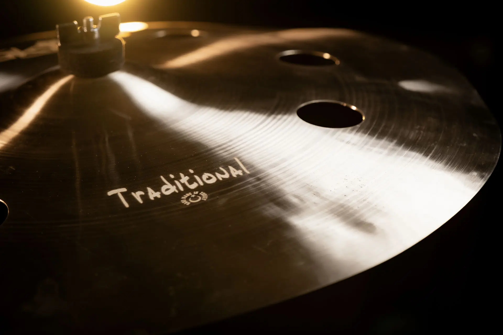 伝統的な中空のゴミ箱