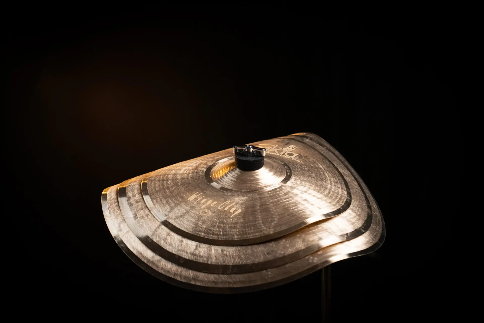 골드 라인 날개 박수