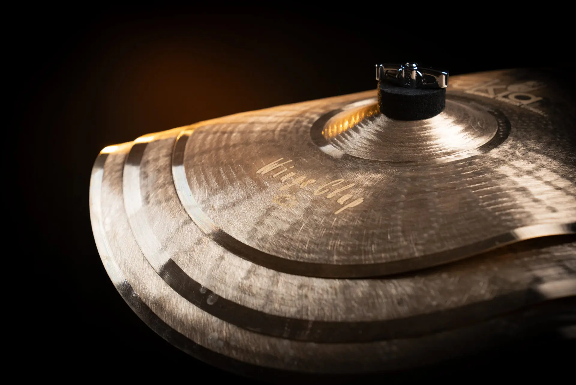 골드 라인 날개 박수